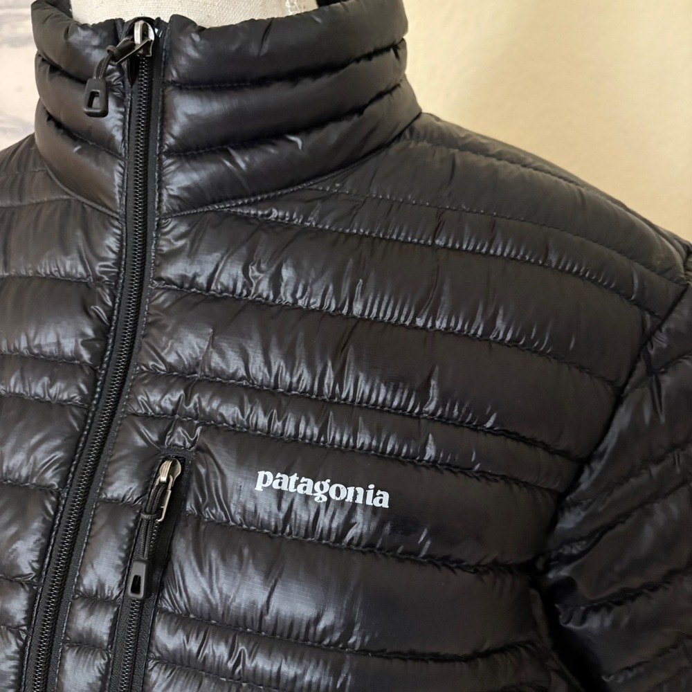 PATAGONIA Black Women Patagonia Ultralight Down Jacket Size Medium - Picture 2 of 10